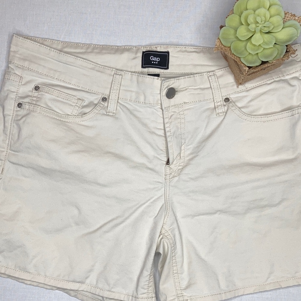 Gap Women's Khaki Shorts Size: 8